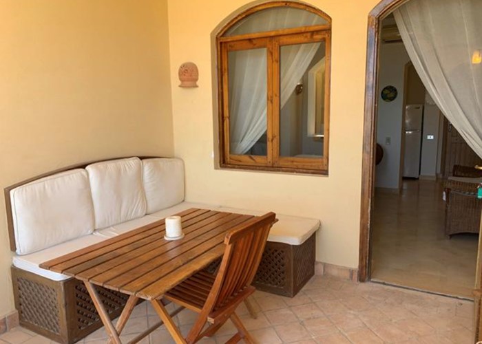 2BR Apartment with lagoon view-West golf - 5